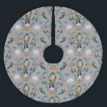 Saia Para Árvore De Natal De Poliéster Belsníquel e Motifs de Natal da Pensilvânia<br><div class="desc">Adicione um toque especial à sua árvore de Natal este ano com esta saia de árvore padronizada. Esta decoração de Natal apresenta uma ilustração do Belsníquel. Este personagem folclórico de férias tem suas raízes na região do Palatinado, na Alemanha, e foi popular entre os colonos alemães da Pensilvânia, incluindo os...</div>