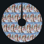Saia Para Árvore De Natal De Poliéster Brittany Spaniel Dog Winter Wonderland Natal<br><div class="desc">Este design festivo captura o espírito alegre da época de férias, apresentando um adorável filhote vestindo um chapéu de Papai Noel. O cachorro está aninhado numa terra maravilhosa de inverno, completo com um boneco de neve, uma árvore de Natal decorada, e presentes lindamente envoltos. Os flocos de neve caem suavemente,...</div>