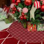 Saia Para Árvore De Natal De Poliéster Fa La Festiva Holly Christmas<br><div class="desc">Festivo,  com a fa la geometricamente arrumada</div>