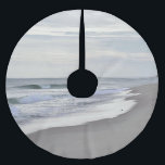 Saia Para Árvore De Natal De Poliéster Ondas e Sandy Beach de oceano<br><div class="desc">A cena bonito da praia com ondas de oceano e a costa arenosa em um dia morno do outono em Nauset encalham em Cape Cod.  Máscaras bonito do azul e das cinzas</div>