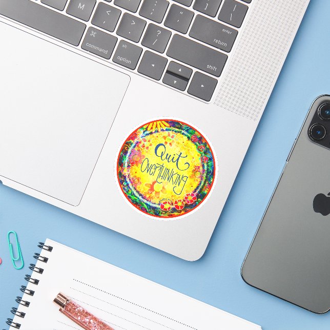 Sair do adesivo de inspirividade amarelo divertido (Notebook com iPhone)