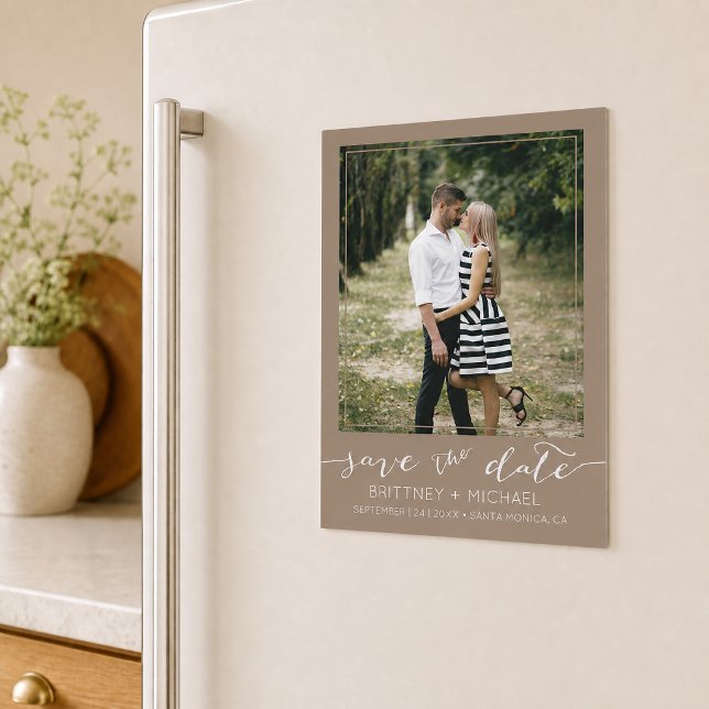 Salve o Dia com Foto Personalizada Bege (Announce your wedding with this custom photo taupe save the date design. 
)