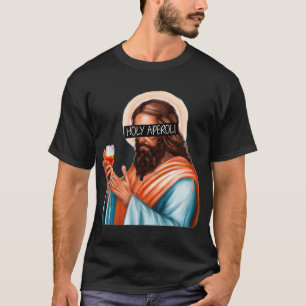 Santo deus segura uma taça de T-Shirt de vinho