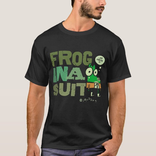 Sapo em um t-shirt escuro básico do terno (Frente)