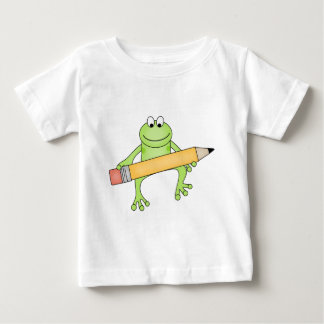 Sapo verde com Camisetas e presentes de lápis