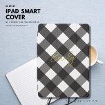 Script de Xadrez Simples Preto e Dourado Moderno E<br><div class="desc">Proteja seu iPad com estilo com este cobrir simples e na moda. Ele apresenta um histórico clássico, mas moderno, do gingham preto e uma letra de script manual de tom de ouro moderno com o seu nome. Atualize o modelo fácil de usar com sua escolha de nome. Crie seu próprio...</div>