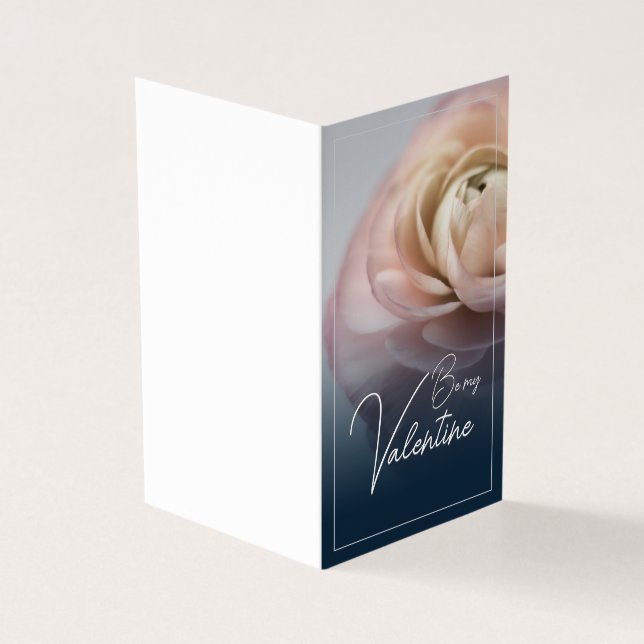 Seja Meu Namorado – Com Grande Rosa Rosa (Exterior)