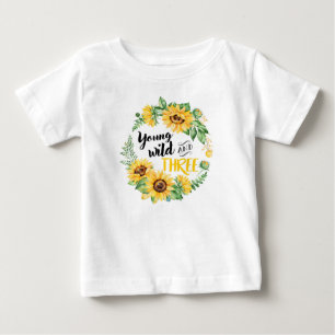 Selvagem novo e t-shirt três