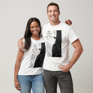 Sem o t-shirt longo da Capa da escalada do perigo
