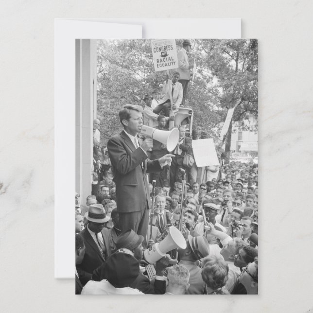 Sen. Robert Kennedy Campaigning para Presidente do (Frente)