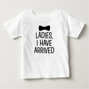 Senhoras, cheguei à camisa do bebê novo