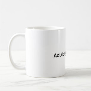 Ser adulto é uma fraude caneca de café engraçada