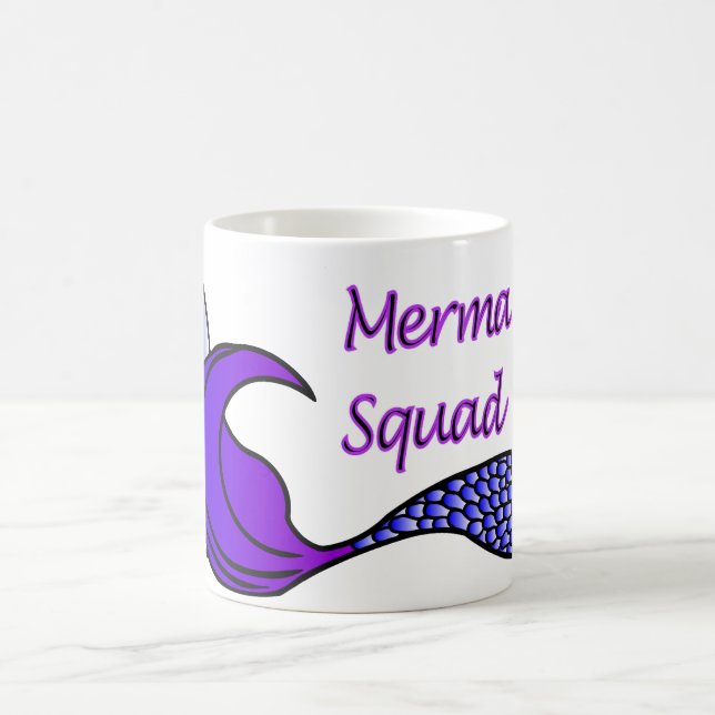 Sereia com rabo de sereia roxo numa caneca (Centro)