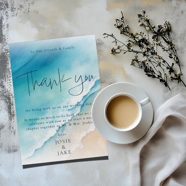 Serene Blue Ocean Beach Casamento Obrigado Cartões (Wedding "Thank you" card with message and a golden sandy beach and blue ocean background)