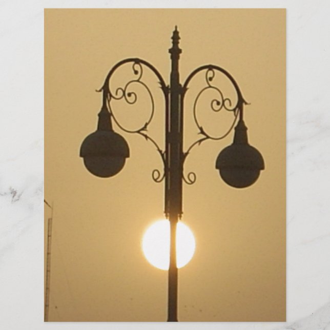 Serene Victorian Street Lamp Sunset Sky (Frente)