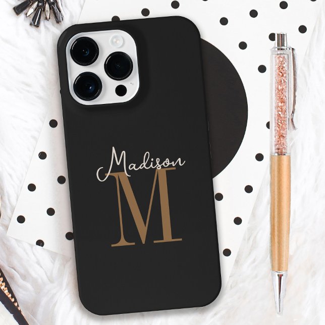 Seu nome e monograma em preto plano (Simple, modern and classy, personalize this case with your name and monogram initial.)