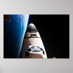 Shuttle no espaço poster com terra