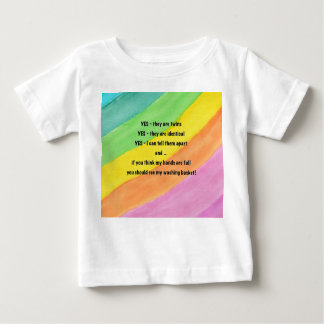 "Sim, são gêmeos" Rainbow Baby T-shirt
