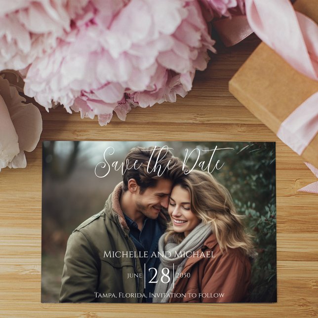 Simples Salvar o Modelo de Foto de Data (Simple photo Save the Date card with a modern style Wedding date typography. )