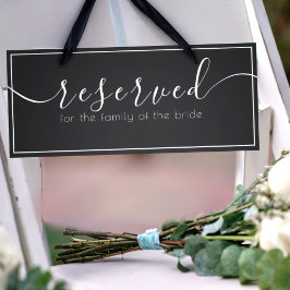 Sinal de casamento de assentos reservados para pre