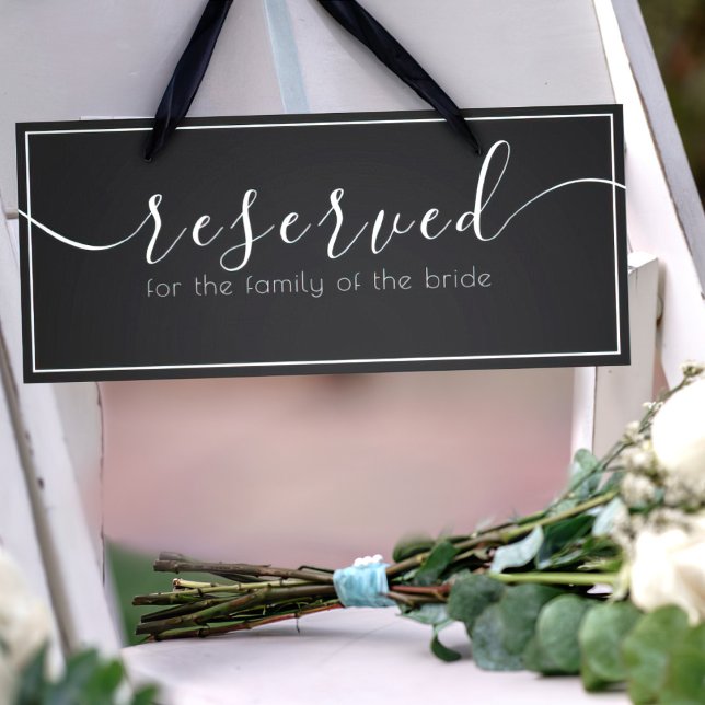 Sinal de casamento de assentos reservados para pre (elegant black and white reserved seat wedding sign)