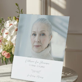Sinal de Mesa de Foto de Funeral Botânico Elegante