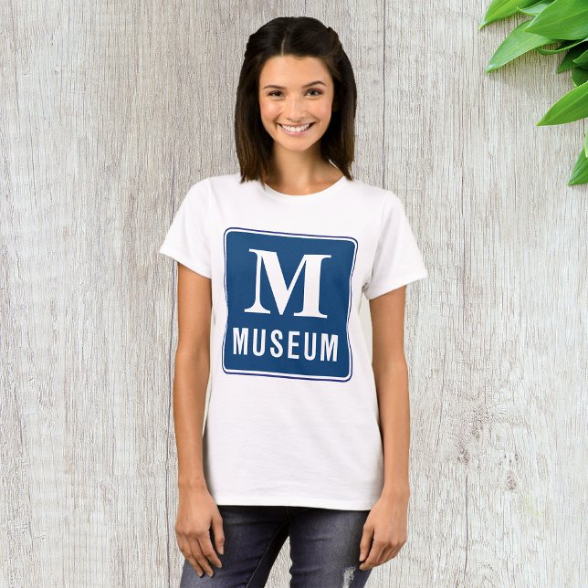 Sinal de museu Womens T-Shirt (Criador carregado)