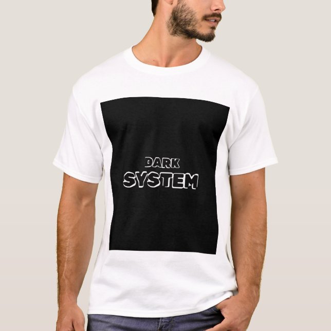 SISTEMA ESCURO. CAMISA COM IMPRESSÃO DE TEXTO (Frente)