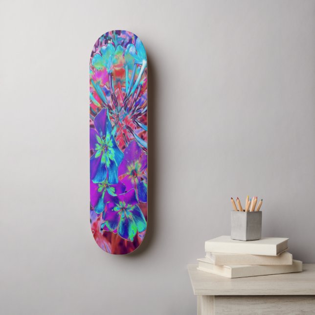 Skate Abstrato Roxo e Flor Azul (Arte de parede)