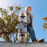 Skate Adicionar a sua própria Colagem de Fotografias DIY<br><div class="desc">Adicione seu próprio skate personalizado de colagem de fotos DIY 3 apresenta suas três fotos favoritas. DICA DA FOTO: centralize suas fotos antes de carregá-las no Zazzle. Dê um presente personalizado,  skate personalizado ao seu skate favorito para o Natal,  aniversário ou seu melhor amigo. Elaborado por ©Evco Studio www.zazzle.com/store/evcostudio</div>