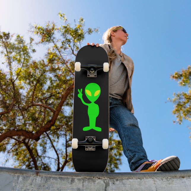 SKATE ALIENÍGENA DE ESQUADRÃO DE HOMEM VERDE (Ao ar livre 1)