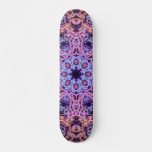 Skate Alienígena Psicodélico Roxo Caleidoscópico Mandala