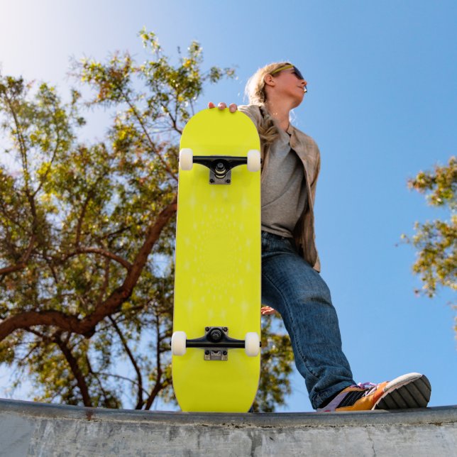 Skate Amarelo Espelhado  (Ao ar livre 1)