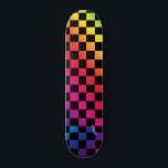 Skate Arco-Íris e Verificadores Pretos e Nome ou Texto<br><div class="desc">Saia com este arco-íris e damas pretos no skate impressão. Preencha com seu nome ou texto.</div>