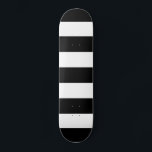 Skate Bandas Horizontais Brancas Pretas E Brancas<br><div class="desc">As listras gráficas preto e branco a negrito decor de forma horizontal ou vertical são um estilo moderno de design gráfico clássico que sempre dá um presente personalizado para você mesmo ou para alguém especial na sua lista, estas certamente dão uma impressão em qualquer ocasião festiva. Envie-nos um e-mail usando...</div>