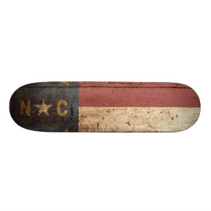 Skate Bandeira do Estado da Carolina do Norte em Velha T