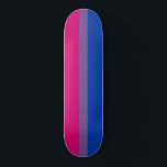 Skate Bandeira do Orgulho Bissexual<br><div class="desc">A bandeira do orgulho bissexual foi projetada em 1998 para dar à comunidade bissexual seu próprio símbolo comparável à bandeira Orgulho gay da comunidade LGBT maior e aumentar a visibilidade dos bissexuais, tanto na sociedade como no interior da comunidade LGBT. A faixa cor-de-rosa ou rosa no topo da bandeira representa...</div>