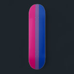 Skate Bandeira do Orgulho Bissexual<br><div class="desc">A bandeira do orgulho bissexual foi projetada em 1998 para dar à comunidade bissexual seu próprio símbolo comparável à bandeira Orgulho gay da comunidade LGBT maior e aumentar a visibilidade dos bissexuais, tanto na sociedade como no interior da comunidade LGBT. A faixa de cor-de-rosa ou rosa no topo da bandeira...</div>