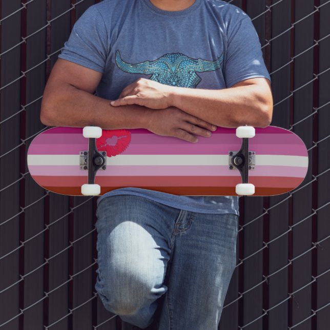 Skate Bandeira do orgulho lésbico de batom SlipperyJoe f (Ao ar livre 3)
