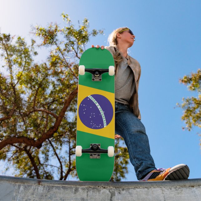 Skate Bandeira estilizada do Brasil (Ao ar livre 1)
