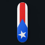Skate Bandeira Porto Rico<br><div class="desc">Esta design apresenta a bandeira de Porto Rico, que representa e simboliza a ilha Caribe e suas pessoas. A Commonwealth de Porto Rico ("Estado Libre Asociado de Porto Rico") é um território sem constituição dos Estados Unidos da América. Originalmente povoado pela indígenas Taíno pessoas, Porto Rico foi colonizado pela Espanha...</div>