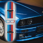 Skate BMW M stripes e arte dos rins, branco<br><div class="desc">BMW M listras e rins num skate branco. Uma arte fã para entusiastas de carros.</div>