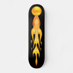 Skate Bola flamejante em vermelho laranja e amarelo sobr