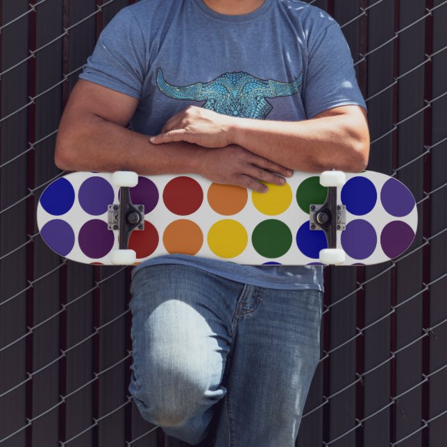 Skate Bolinhas arco-íris em branco (Ao ar livre 3)