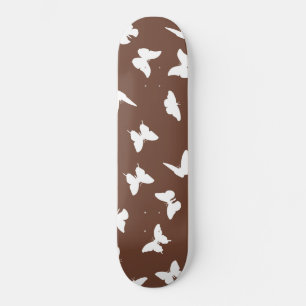 Skate Borboleta branca Fundo castanho-esbranquiçado Esté