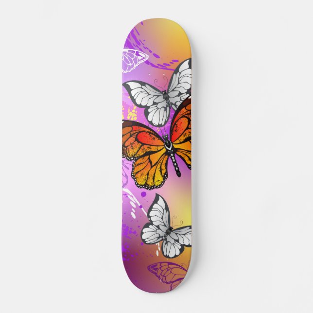 Skate Borboletas Monarcas em Fundo Roxo (Frente)