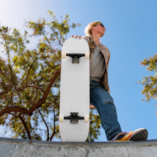Skate Branco Clássico Simples E Cor Sólida Simples