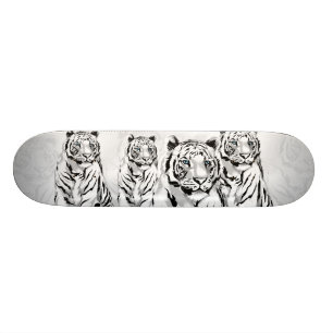 Skate branco esplêndido do tigre