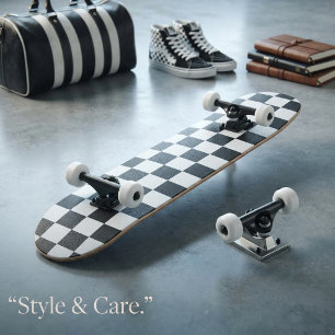 Skate Branco Sólido com Estilo de Quadrado Preto