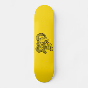 Skate Cabeça do Demônio Negro e Design Amarelo
